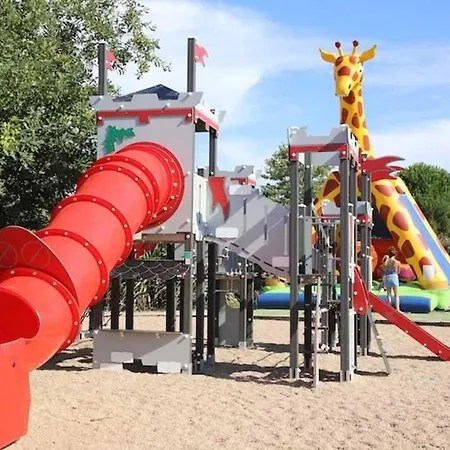 Campsite Camping 4 Etoiles - Piscine - Efchad