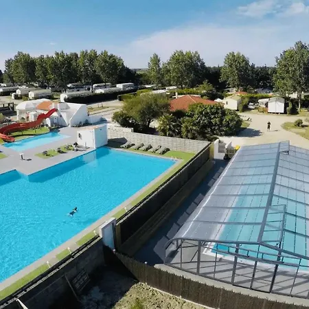 Camping 4 Etoiles - Piscine - Efchad Campsite Villeneuve-en-Retz